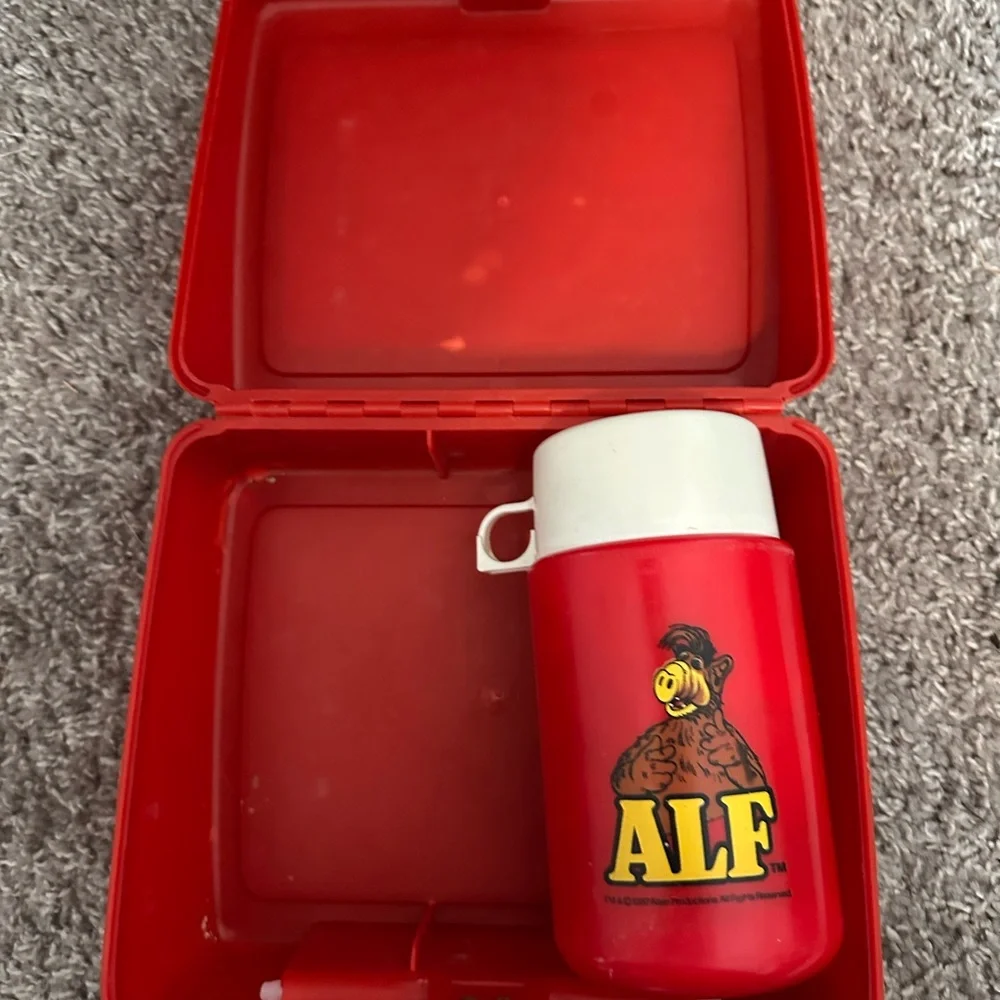 Vintage ALF Red Lunchbox and Thermos Set “Made in USA” - Picture 2 of 6